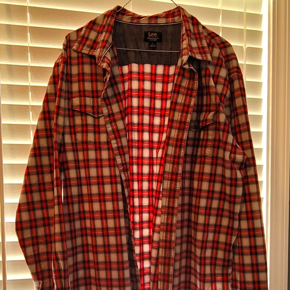 Lee Large Red/Grey Plaid Button-Up Long Sleeve